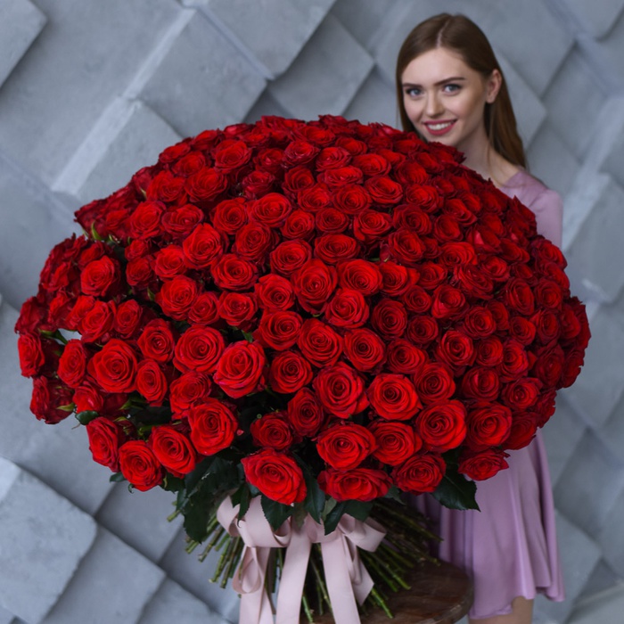 Букет 201 красная роза Mэри Mи, 80 см