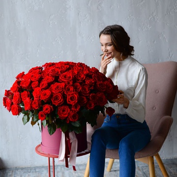 Цветы в коробке "Розы Lady in red XL"