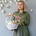 Пасхальная корзина с сухоцветами и куличем