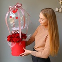 Розы Гран При в коробке с шаром Bubbles