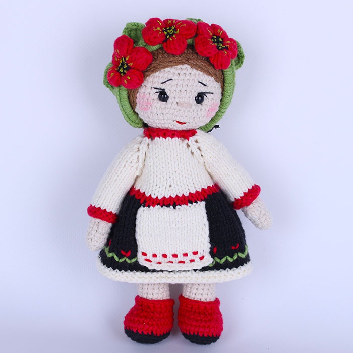 Вязаная игрушка "Украиночка"