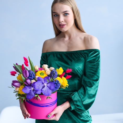 Цветы в коробке "Краски весны"