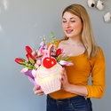 Весняна композиція "Квітковий кекс"