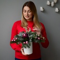 Новорічна композиція зі штучної хвої "Зимове підвіконня"
