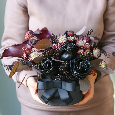 Черные розы в коробке "Осенняя магия"