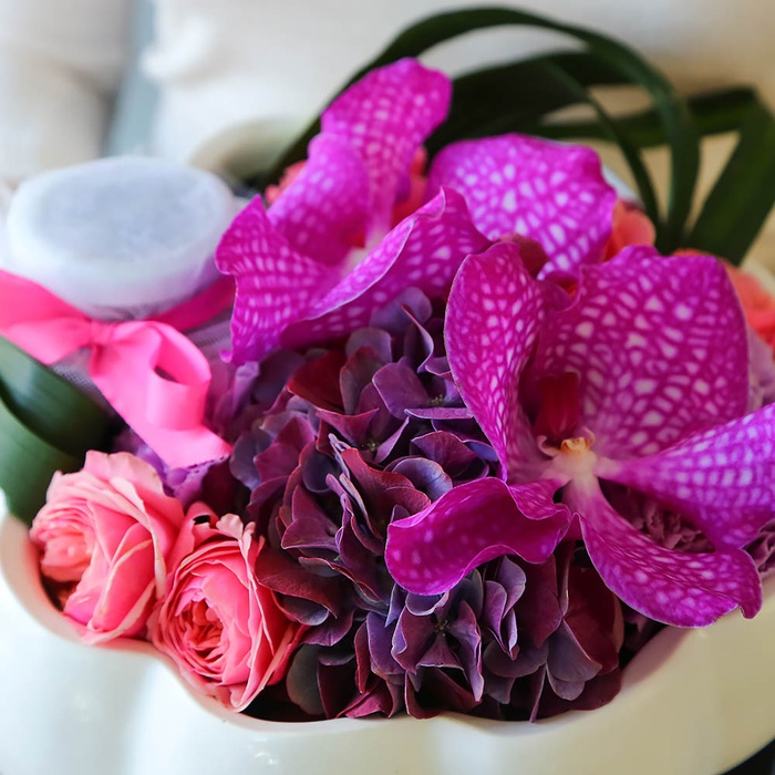 Подарунковий набір з квітами та варенням Чорниця-лаванда