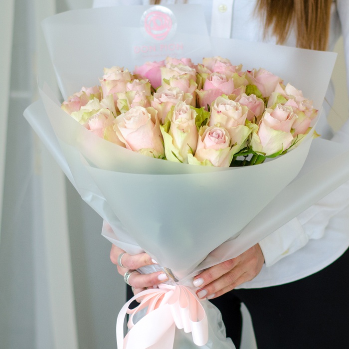 Букет з 25 троянд "Пінк Атена"