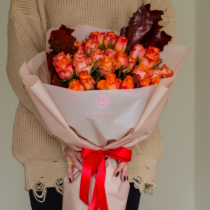 Букет з 31 помаранчевої троянди