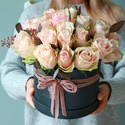 Цветы в коробке "Роза Пинк Атена"