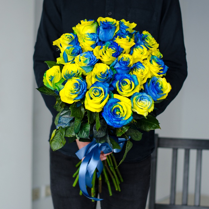 Букет із 25 жовто-синіх троянд