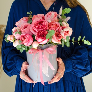 Цветы в коробке "Цветочный соблазн"