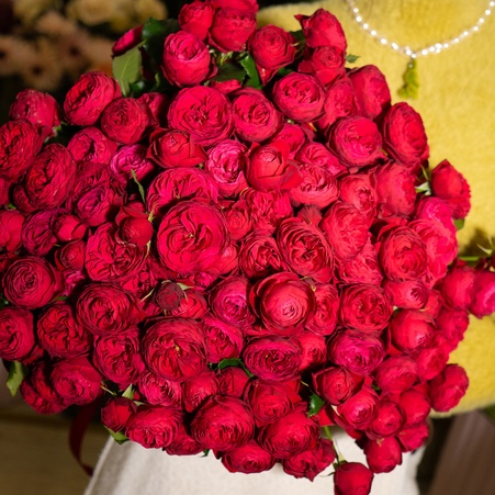 Букет 25 троянд Черрі Трендсеттер