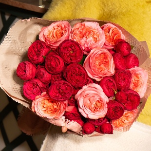 Букет роз "Розово-красная страсть"