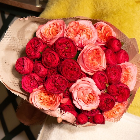 Букет роз "Розово-красная страсть"