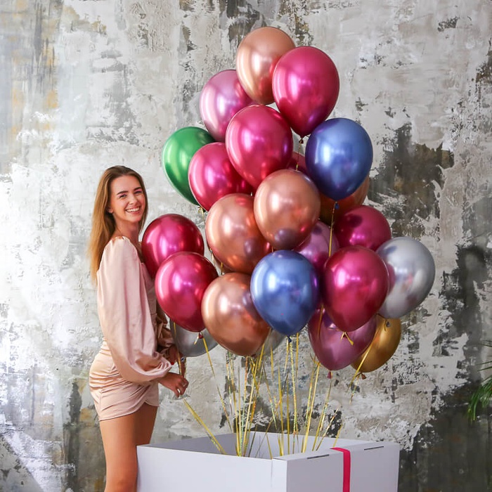 Коробка сюрприз з кульками біла "Happy Birthday"
