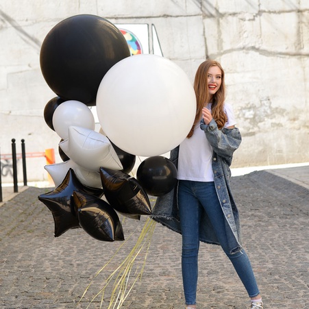Оберемок повітряних кульок Білий з чорним
