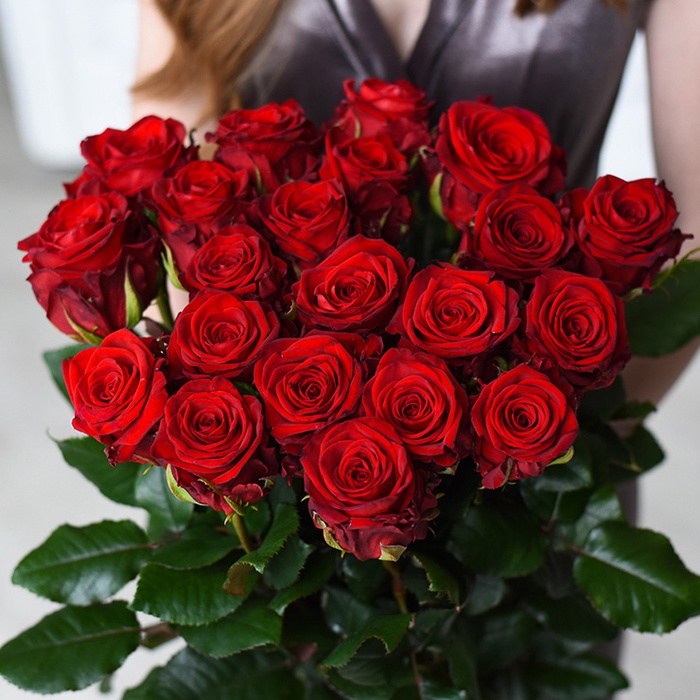 Букет 21 красная роза Мэри Ми, 80 см