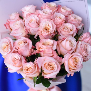 Букет 21 роза Шиммер