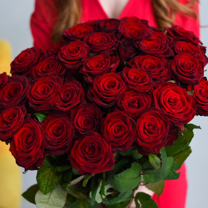 35 красных роз Гран При 70 см