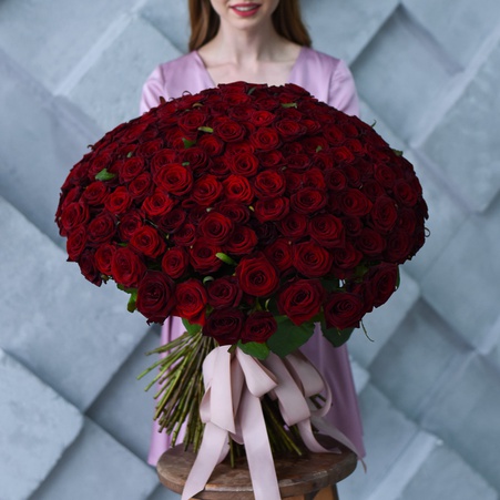 Букет 101 красная роза Гран При, 70 см