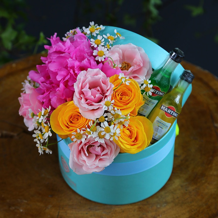 Цветы в коробке с мылом "Летний рассвет"