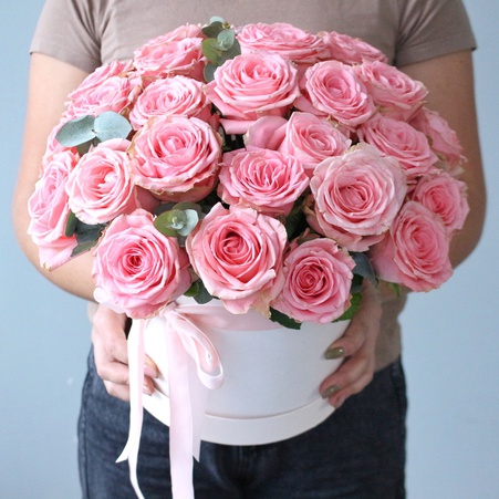 Цветы в коробке "31 роза Софи Лорен"