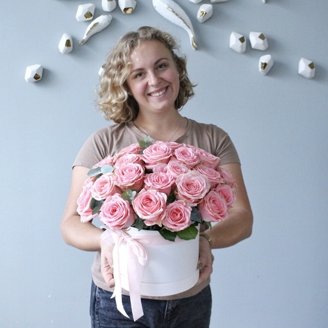 Квіти в коробці "31 троянда Софі Лорен"