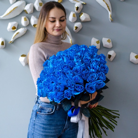 Букет 51 синя троянда Роял Блу