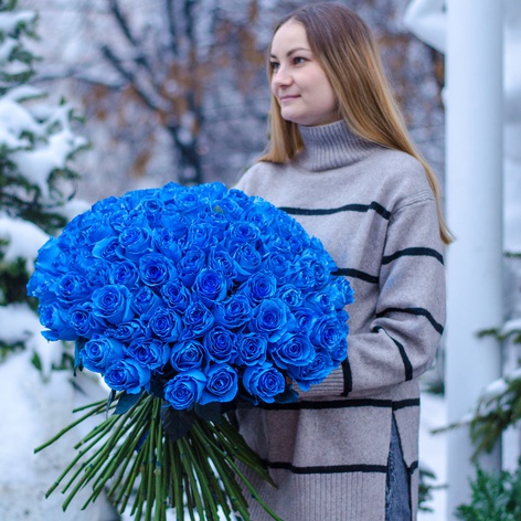 Букет 101 синяя роза Роял Блу