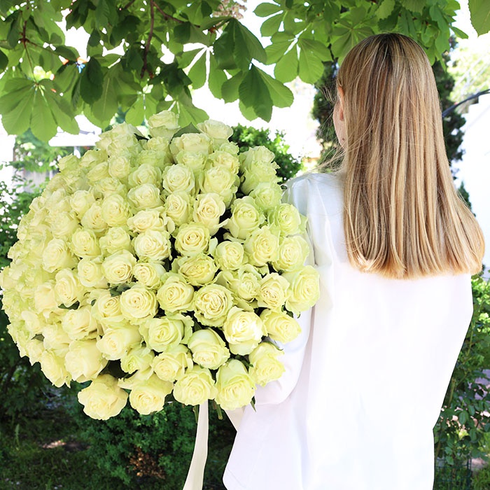 Букет 101 троянда Мондіаль