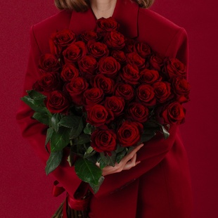 Букет 35 троянд Експлорер