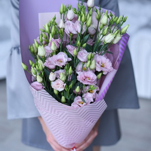 Букет 11 нежно-розовых эустом