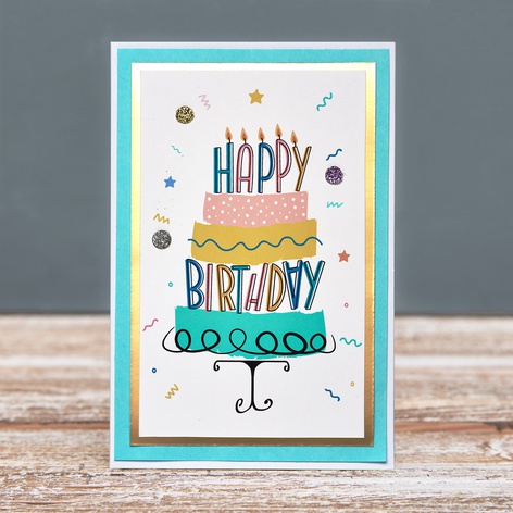 Вітальна листівка з тортом "Happy Birthday"