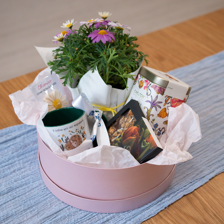 Подарочный набор с чаем "Ароматный сюрприз"