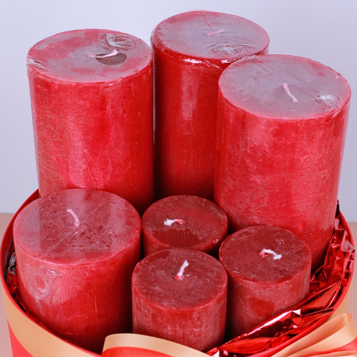 Подарунковий набір з червоними свічками