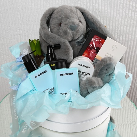 Подарочный набор с уходовой косметикой