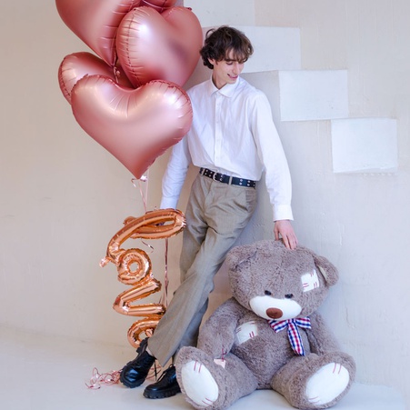 Подарочный набор из воздушных шаров сердец и мягкого медведя