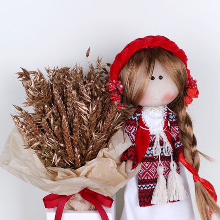 Інтер'єрна лялька Соломія з букетиком