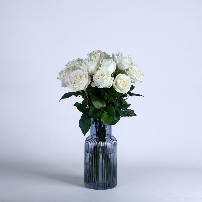 Подарунковий набір з трояндами, вазою та свічкою "Плая"