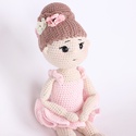 Вязаная игрушка "Балерина"