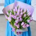Букет 35 нежно-фиолетовых тюльпанов