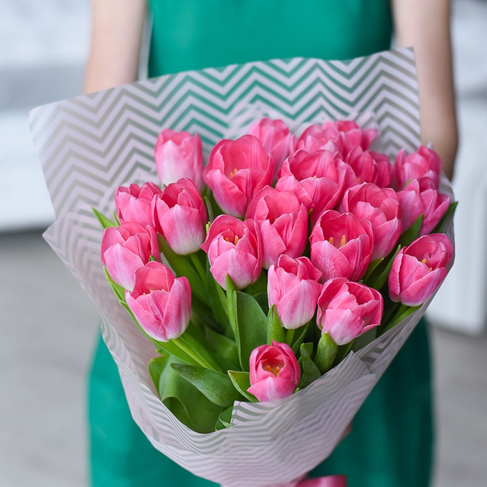 Букет 21 рожевий тюльпан