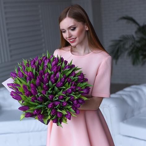 Букет 101 фіолетовий тюльпан