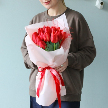 Букет из 15 красных тюльпанов
