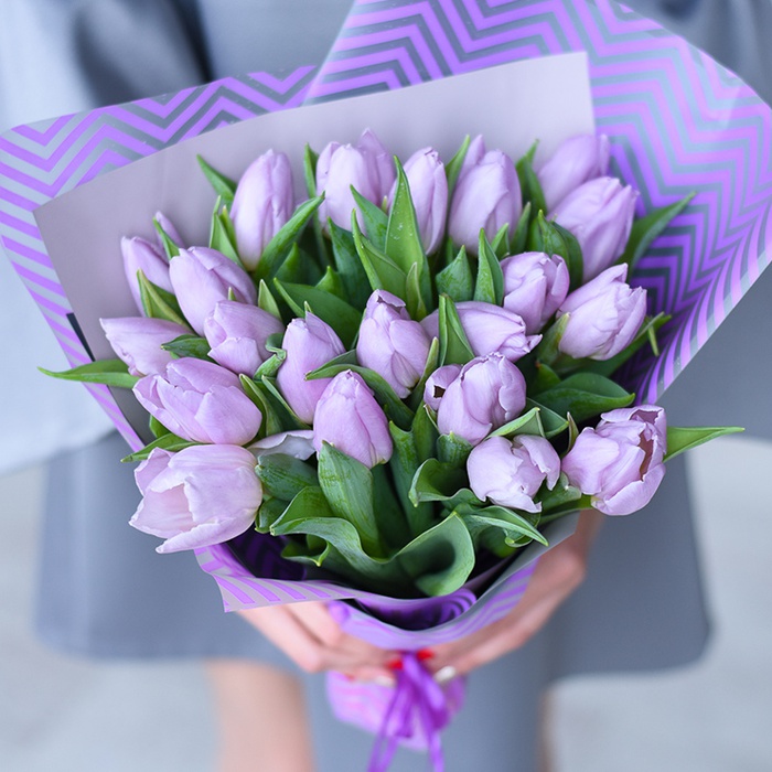 Букет 21 ніжно-фіолетовий тюльпан