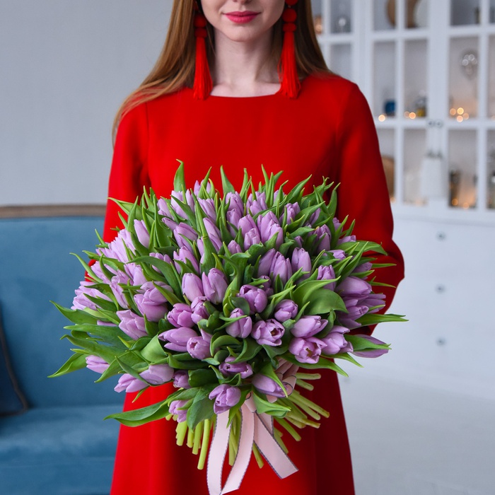 Букет 101 нежно-фиолетовый тюльпан
