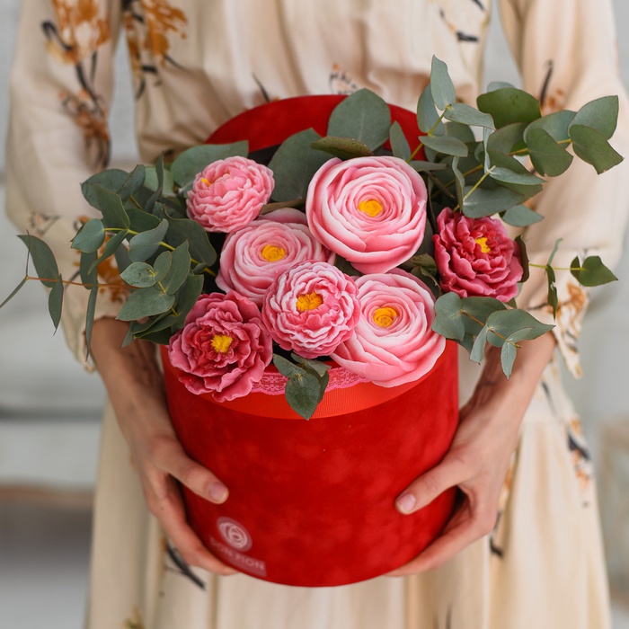 Квіти в коробці з мила "Мулен Руж"