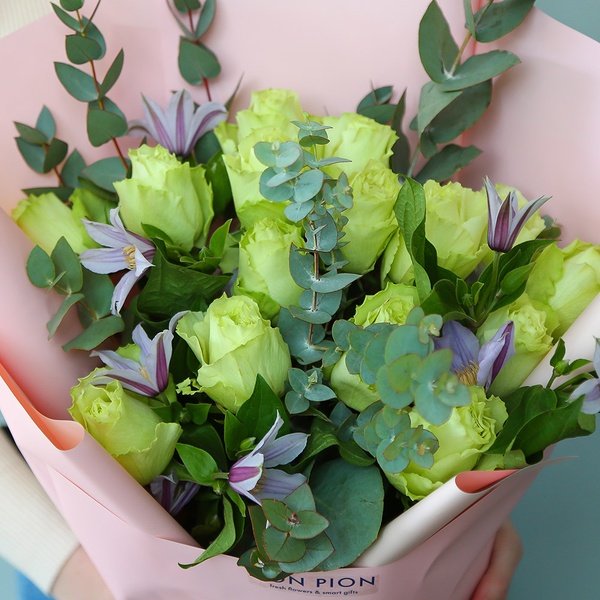 Букет з 15 троянд Лемонаде