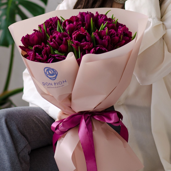Букет 15 фиолетовых тюльпанов дабл