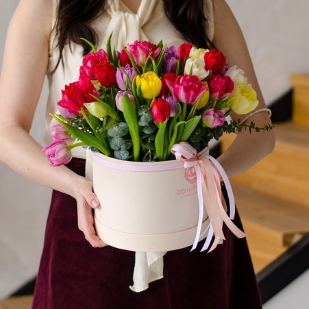 Цветы в коробке 39 микс тюльпанов дабл